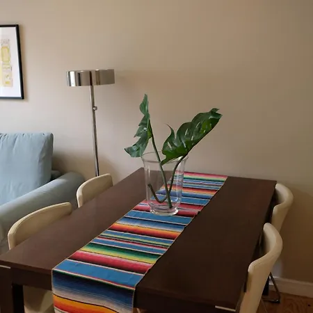 Portugal Here I - Herois De Quionga Lisbon